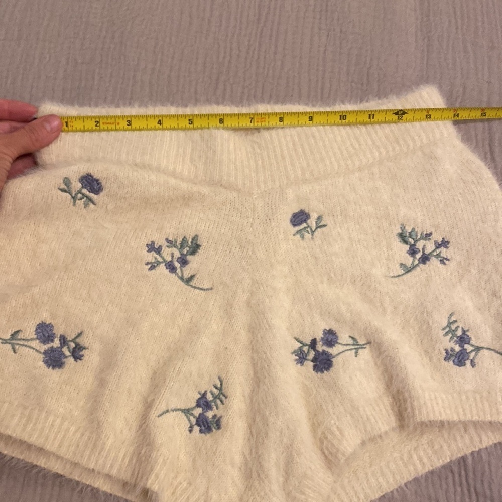 COTTON ON BODT EMBROIDERED SHORTS. Size M . EUC - Picture 8 of 9